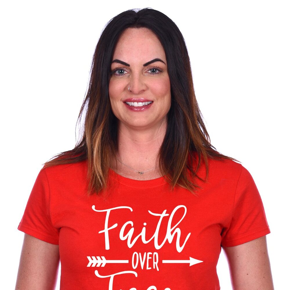 JH Design Women's Religious Christian Faith Over Fear Red T-Shirt